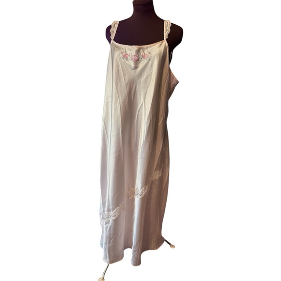 PINK Victoria's Secret Lace Chemise - Picture 1 of 5